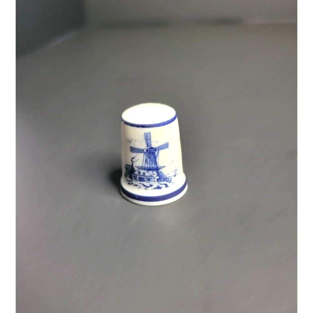 Vintage Thimble by ROYAL MOSA Blue & White 'Dutch Windmil' 1984 NETHERLANDS